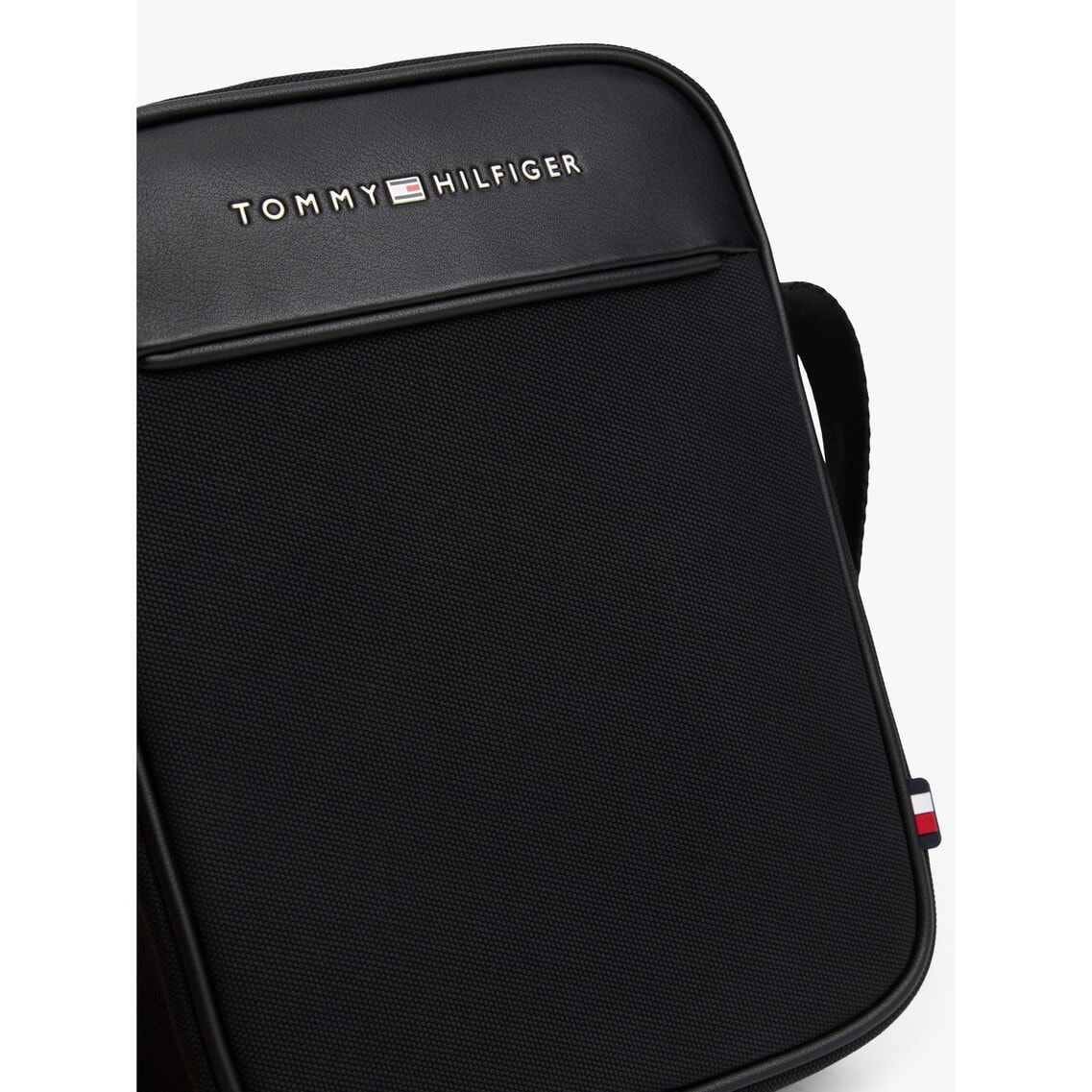 『新品』 　ファンデーションミニリポーターバッグ TOMMY HILFIGER｜ファンデーションミニリポーターバッグ