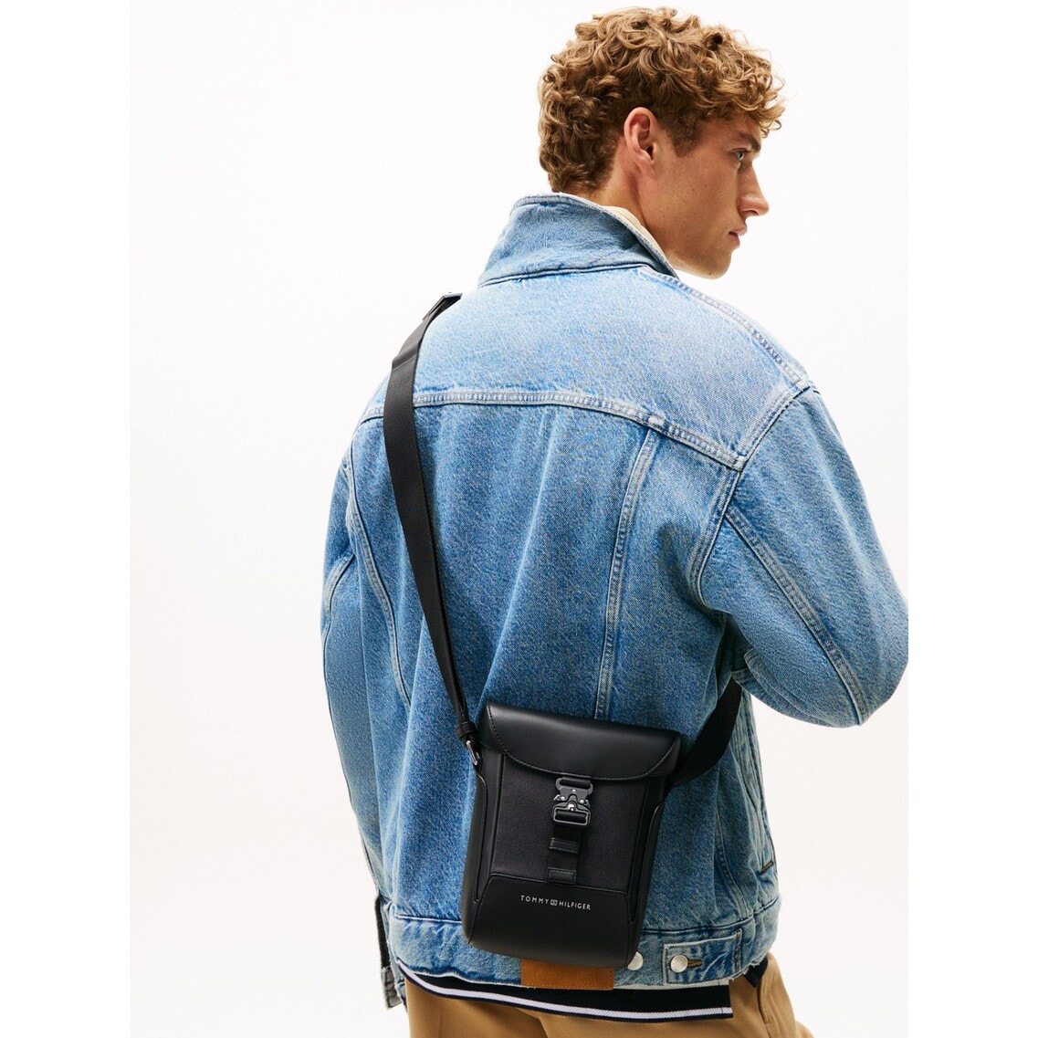 モダンフラップミニリポーターバッグ | トミー ヒルフィガー | トミー