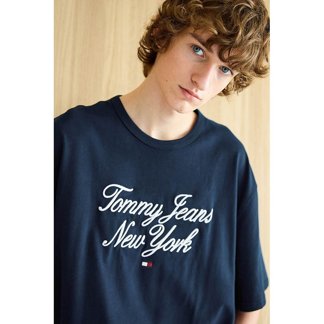 オーバーサイズラグジュアリーセリフTシャツ | トミー ジーンズ  