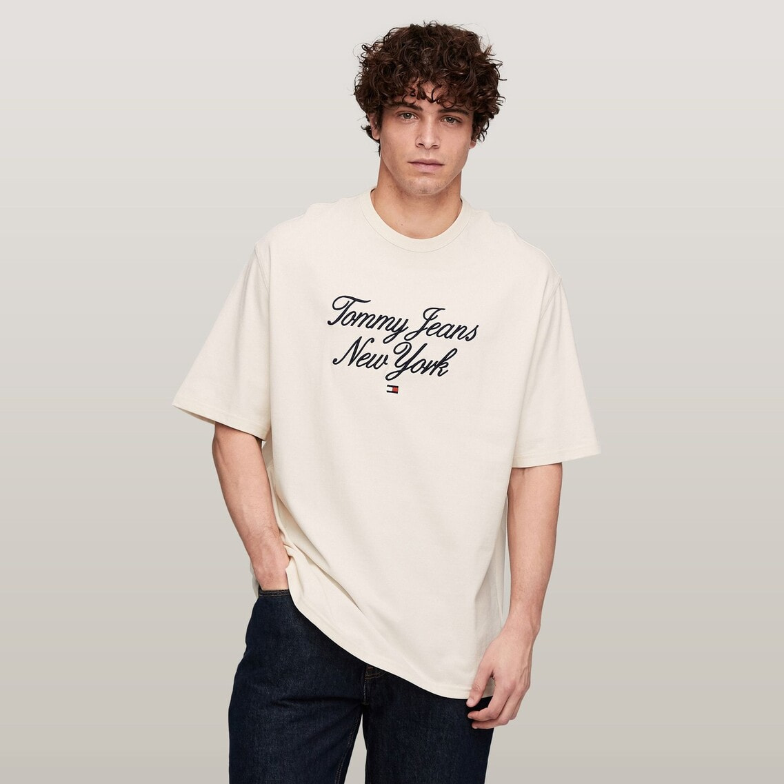オーバーサイズラグジュアリーセリフTシャツ | トミー ジーンズ  