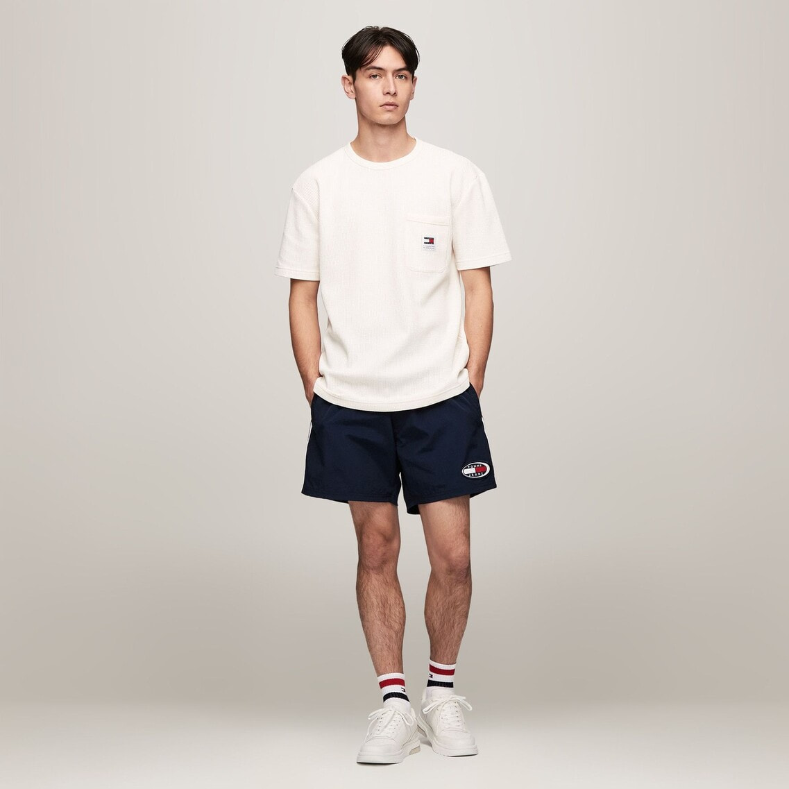 レギュラーワッフルポケットTシャツ | トミー ジーンズ | トミー 