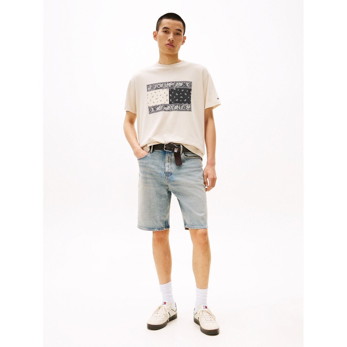 [ JEANS] リラックスペイズリーフラッグTシャツ ★大人気★ リラックスペイズリーフラッグTシャツ | トミー ジーンズ