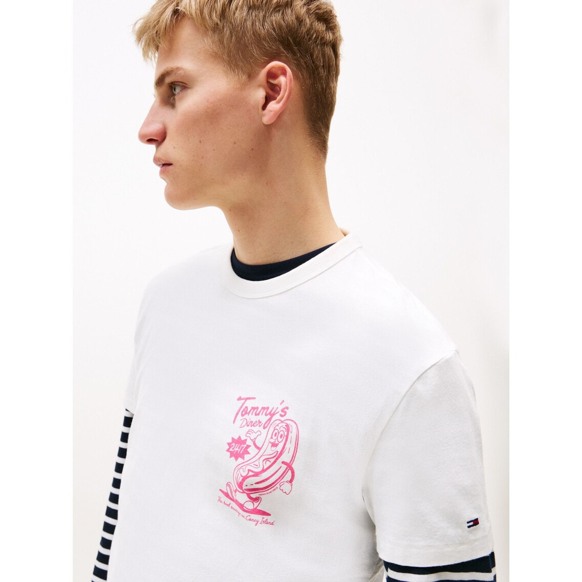 3点でさらに10％OFF】レギュラーノベルティフェアTシャツ | トミー