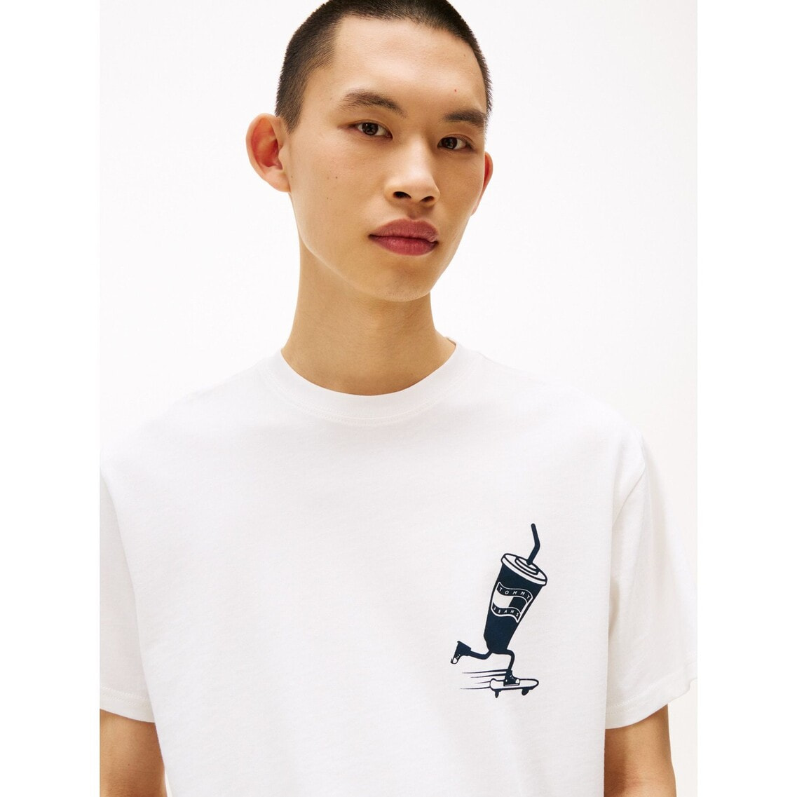 リラックススケーターバックグラフィックTシャツ | トミー