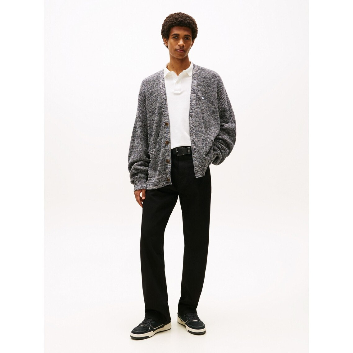 【新品】トミーヒルフィガー　黒　カーディガン　 XL バッジ　トリコロール 新品】トミーヒルフィガー 黒 カーディガン XL バッジ トリコロール