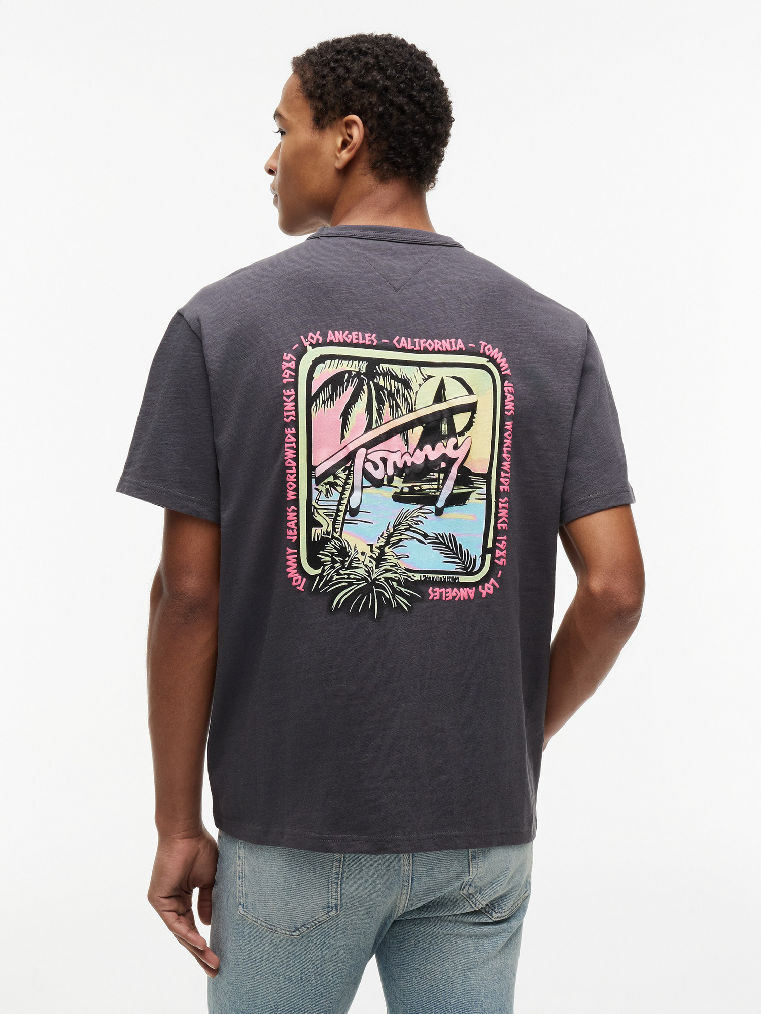 リラックスフィットノベルティショートスリーブTシャツ | トミー