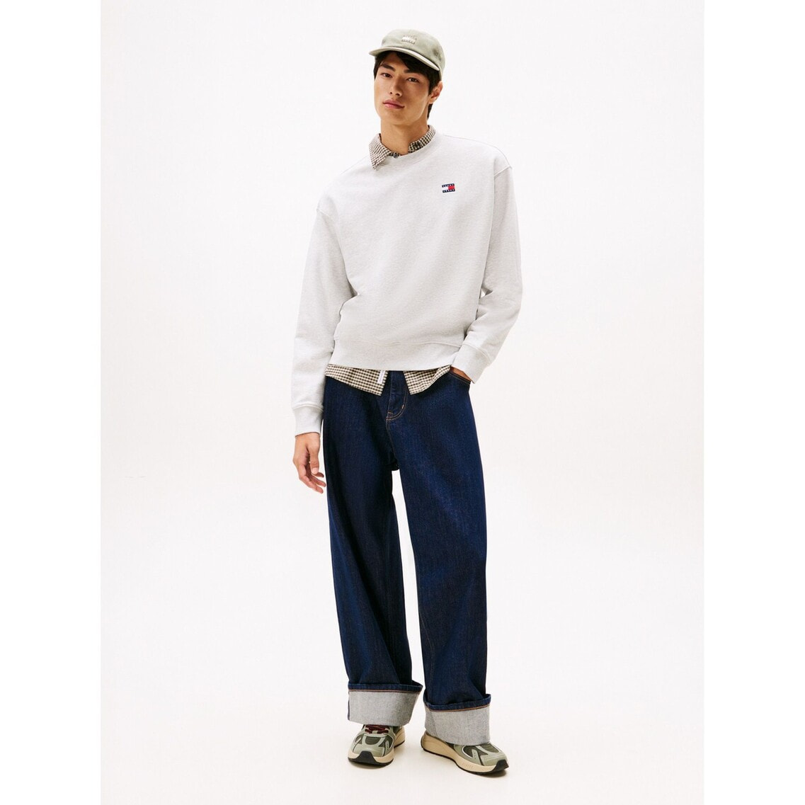  JEANS リラックスバッジクルーネックトレーナー リラックスバッジクルーネックトレーナー | トミー ジーンズ