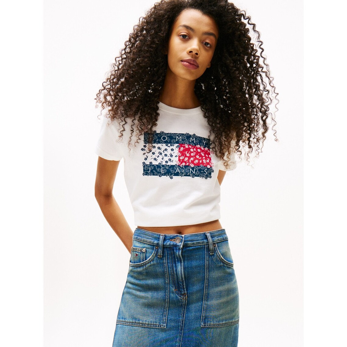 [ JEANS] レギュラーフローラルフラッグTシャツ ★人気★ レギュラーフローラルフラッグTシャツ | トミー ジーンズ