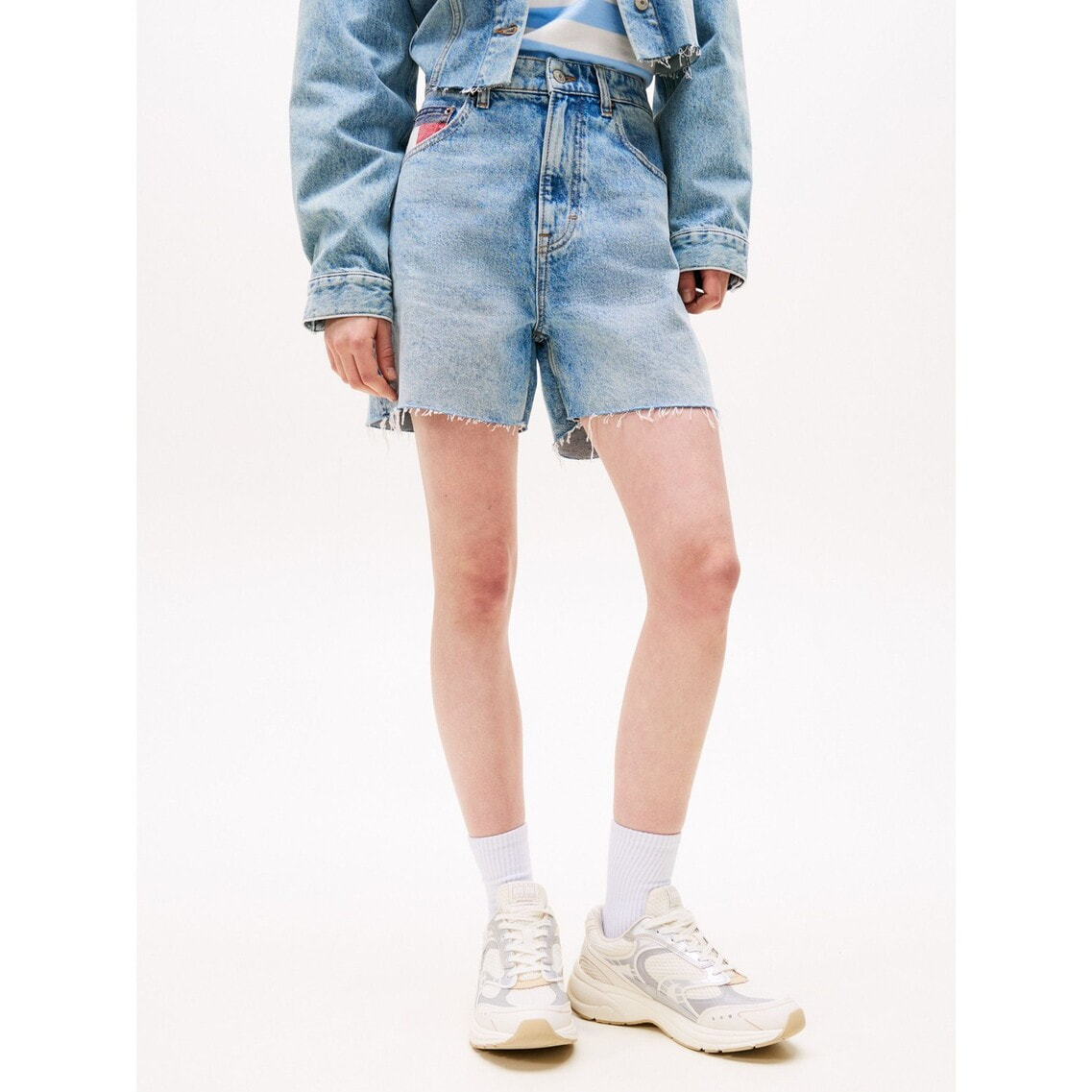 【 】Jeans ロゴ入り マム デニム ショートパンツ マムフィットデニムショートパンツ | トミー ジーンズ | トミー
