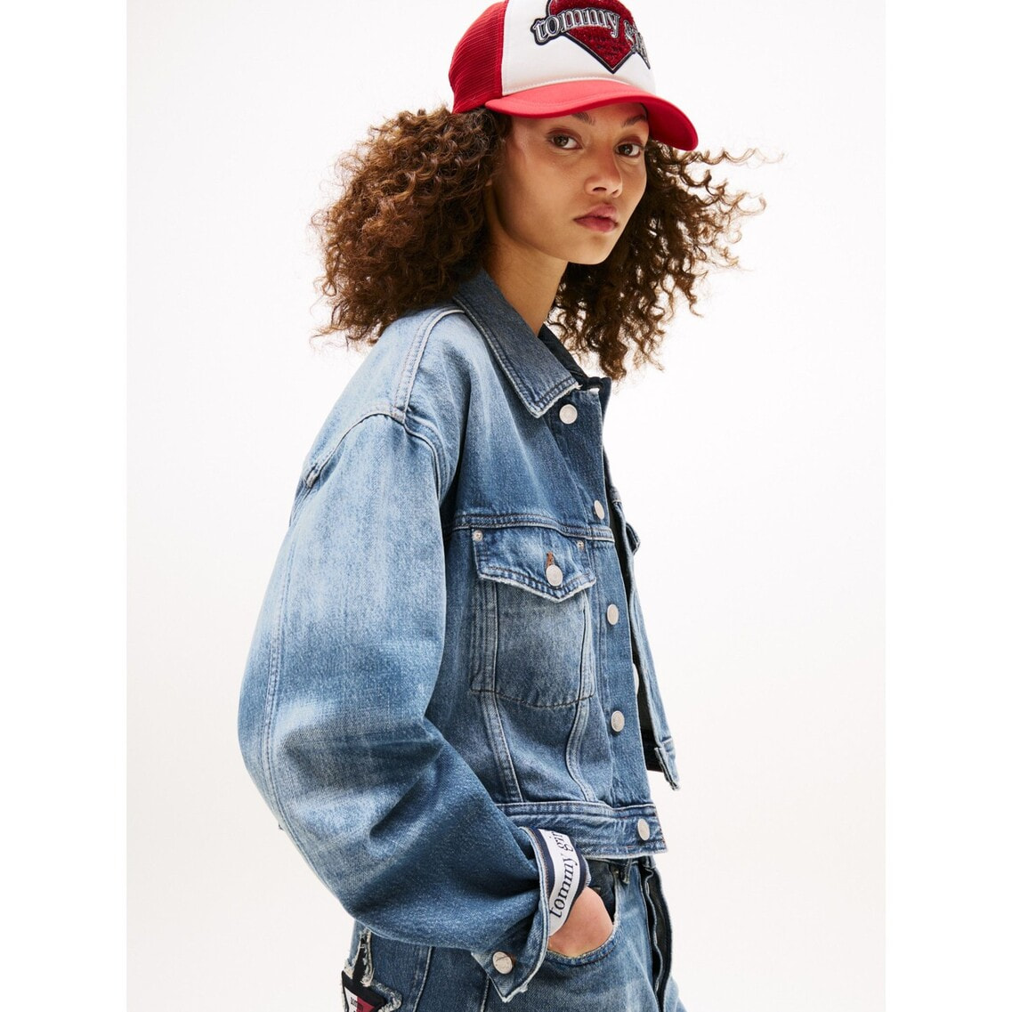 Tommy Girl オーバーサイズクロップドトラッカージャケット