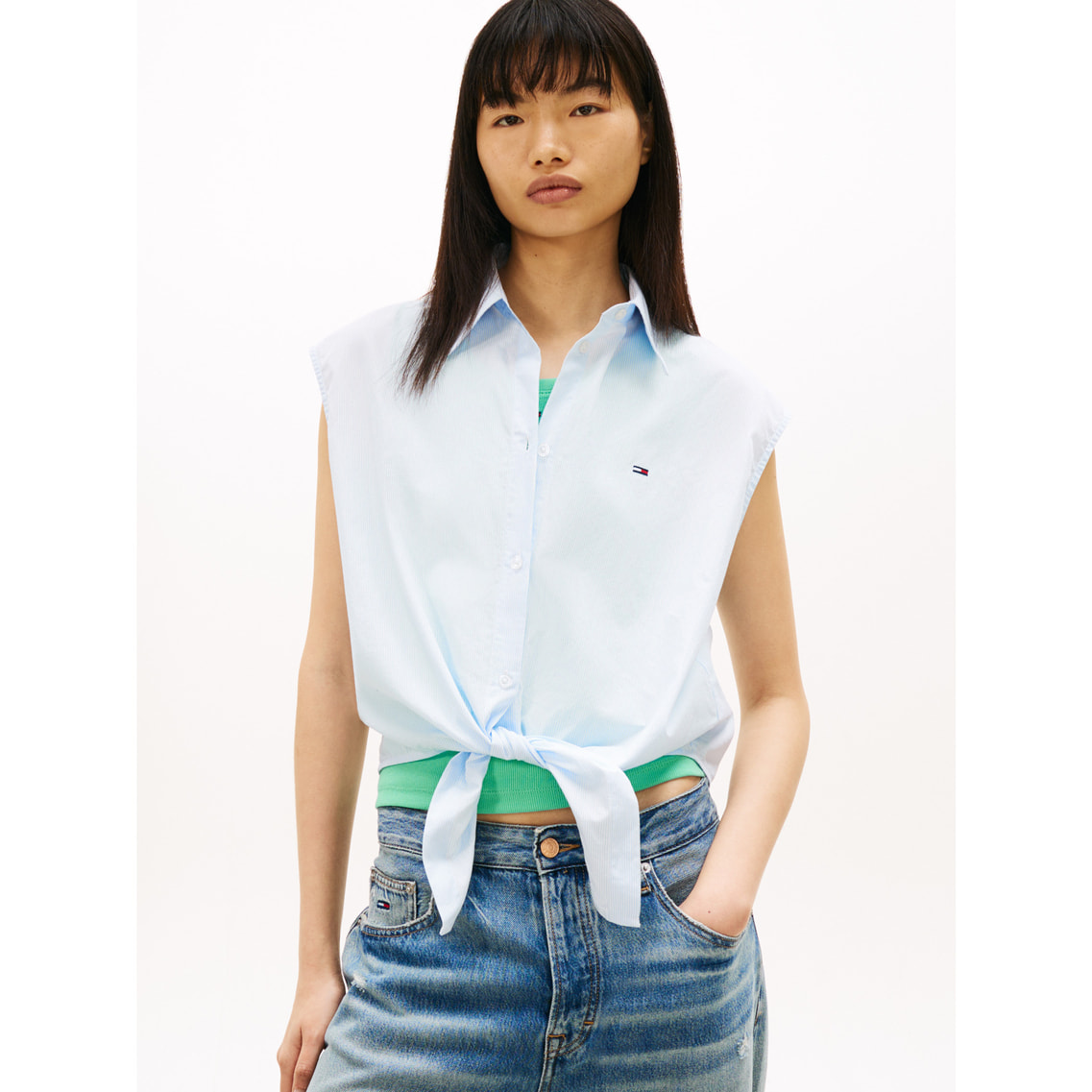 【未着用】DESCENTEレディース ノースリーブ シャツ タグ付 M JANG WON YOUNG着用】タイフロントポプリンノースリーブシャツ