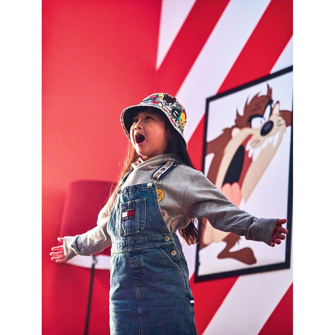 Tommy Jeans Looney Tunes Dungaree Tommy Hilfiger Tommy Hilfiger トミー ヒルフィガー 公式オンラインストア