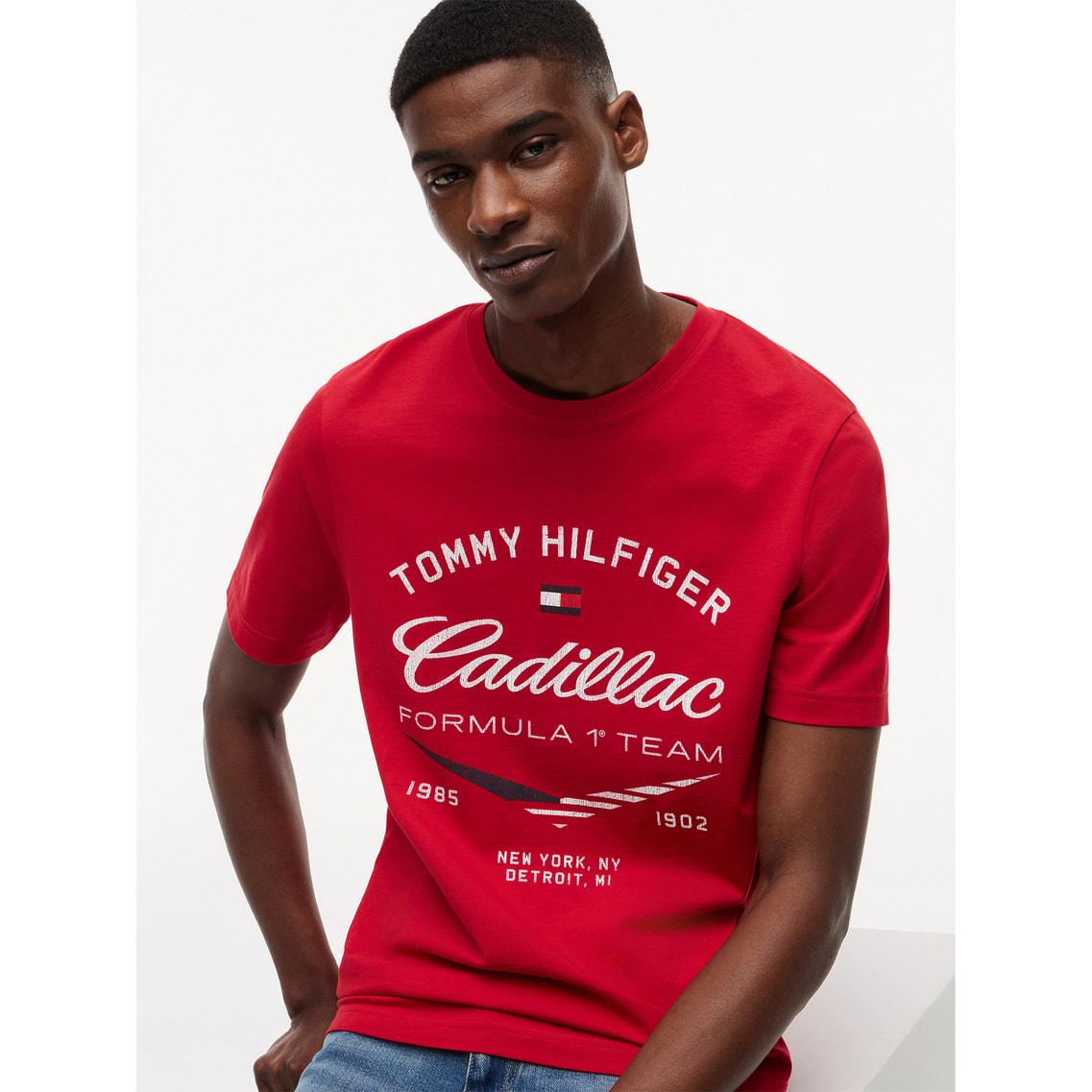 TH X CF1 バーシティラグラングラフィックTシャツ | トミー