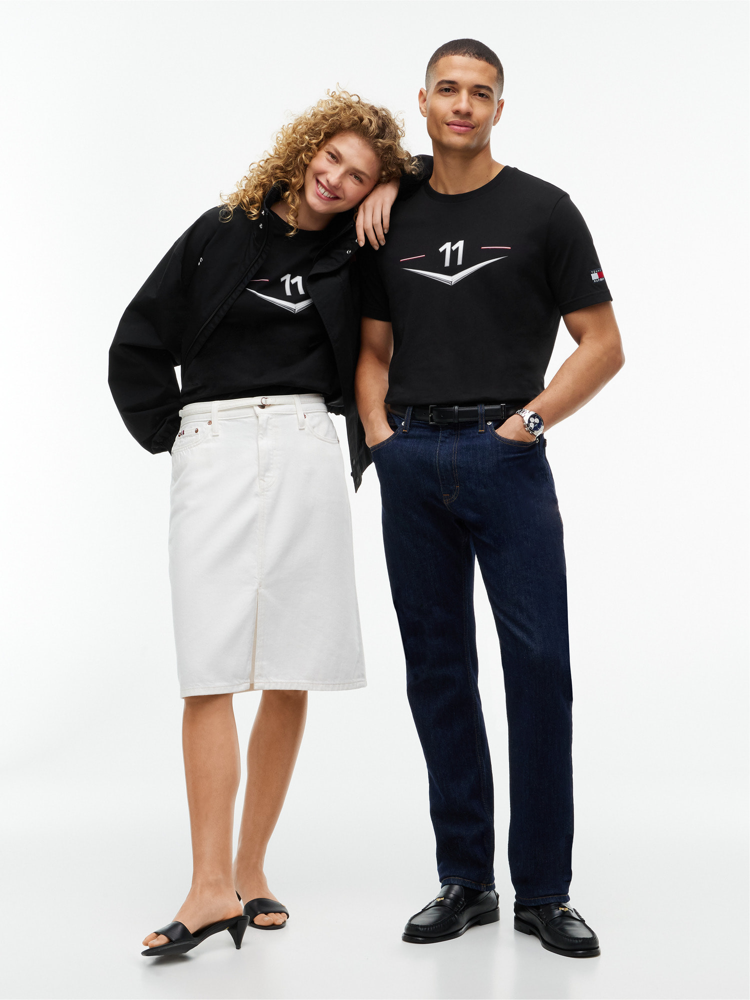Tommy x Cadillac F1 Team シェブロンTシャツ | トミー ヒルフィガー