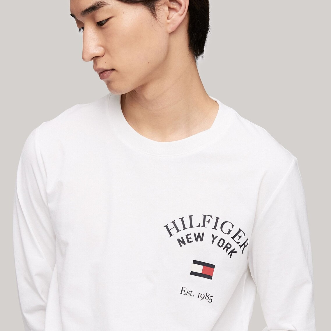 アーチロゴバーシティロングスリーブTシャツ | TOMMY HILFIGER | Tommy