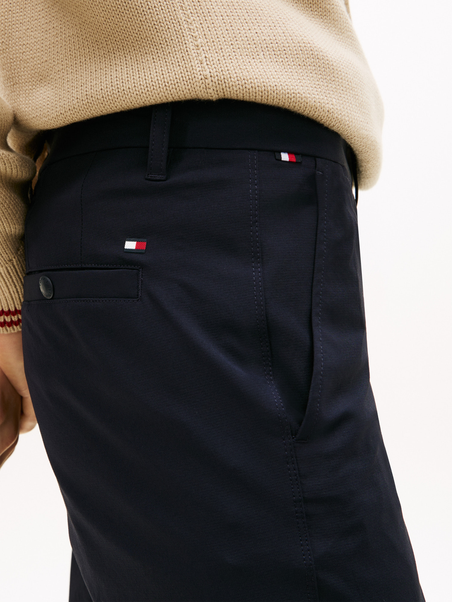 さらに10％ off】クールタッチテックデントンチノパンツ | トミー