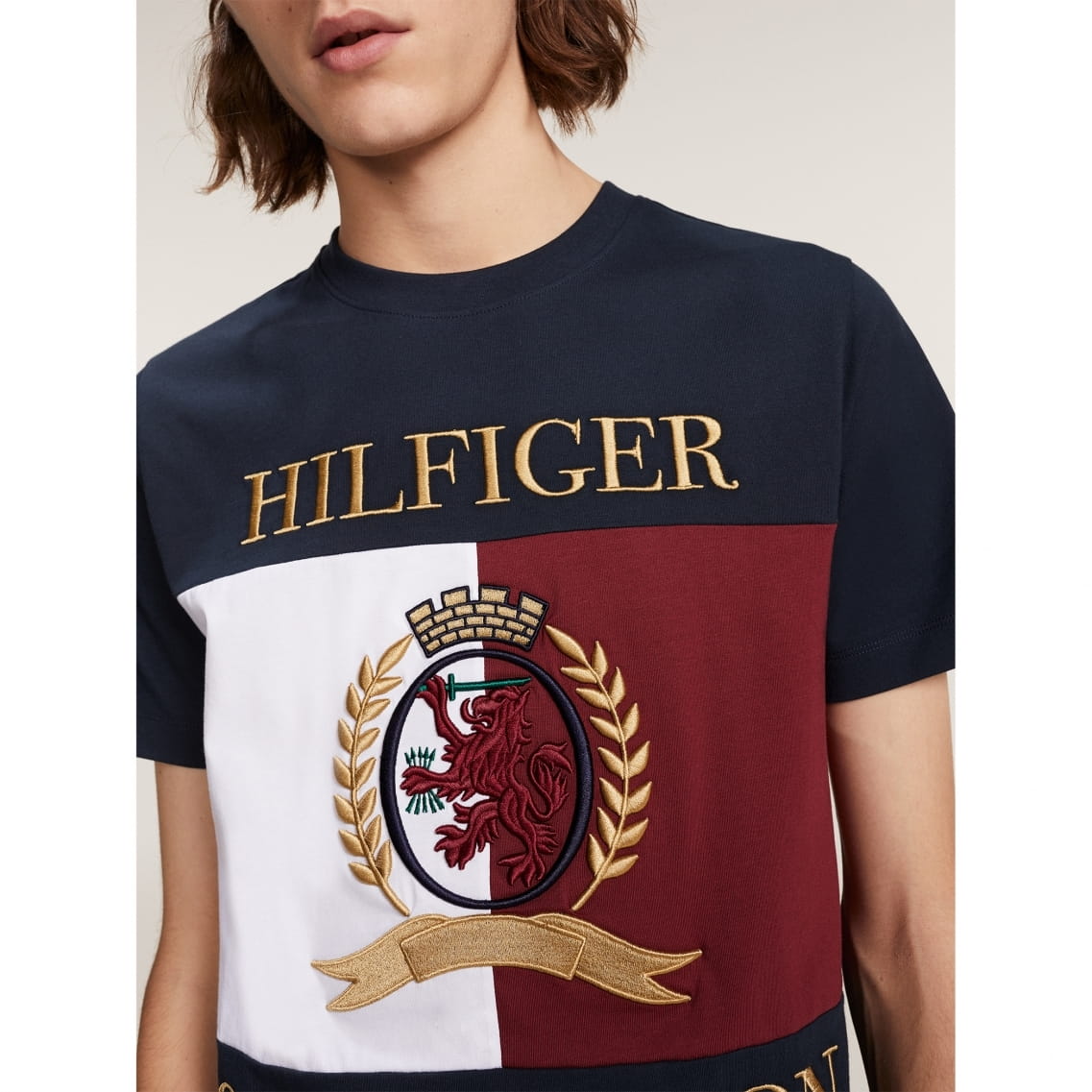 tommy jeans crest flag t shirt