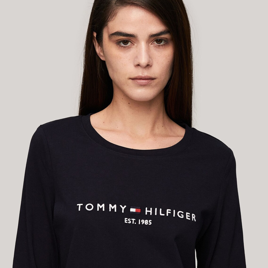 10% off 対象】ベーシックロゴロングスリーブTシャツ | トミー