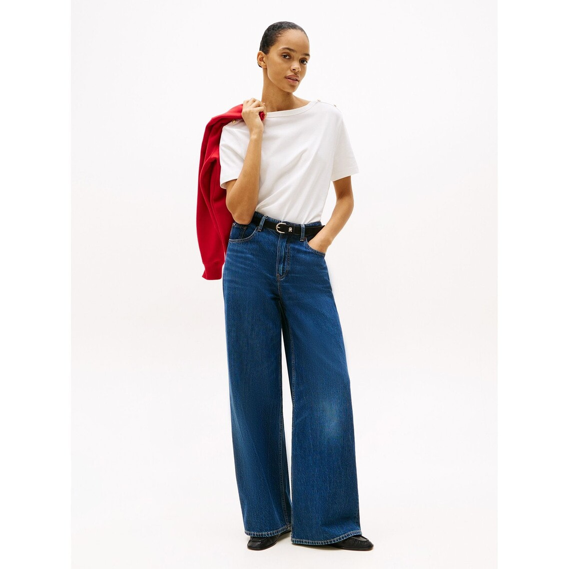 2点でさらに10％OFF】ゴールドボタンクルーネックトップス