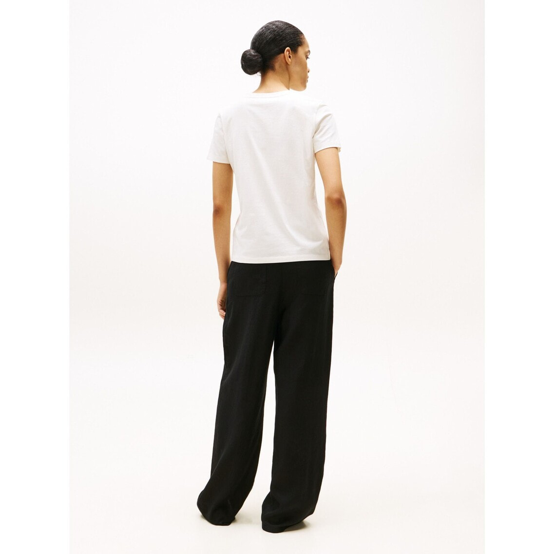 TOMFORD ロンクスリフクルネックTシャツ JCL006JMT002S23 HB801 TOM FORD crew-neck short-sleeve T-shirt | Black | FARFETCH