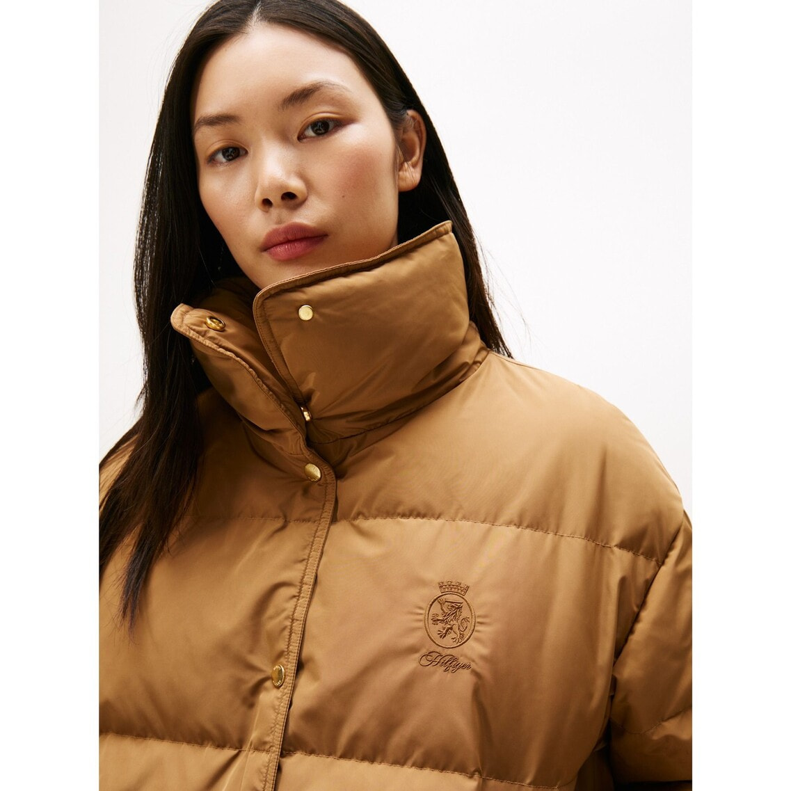 新品タグ付/L MONCREL ITON ダウンジャケット カーキ 腕ロゴ 極暖 ポイント7倍】クレストダウンレギュラージャケット | トミー