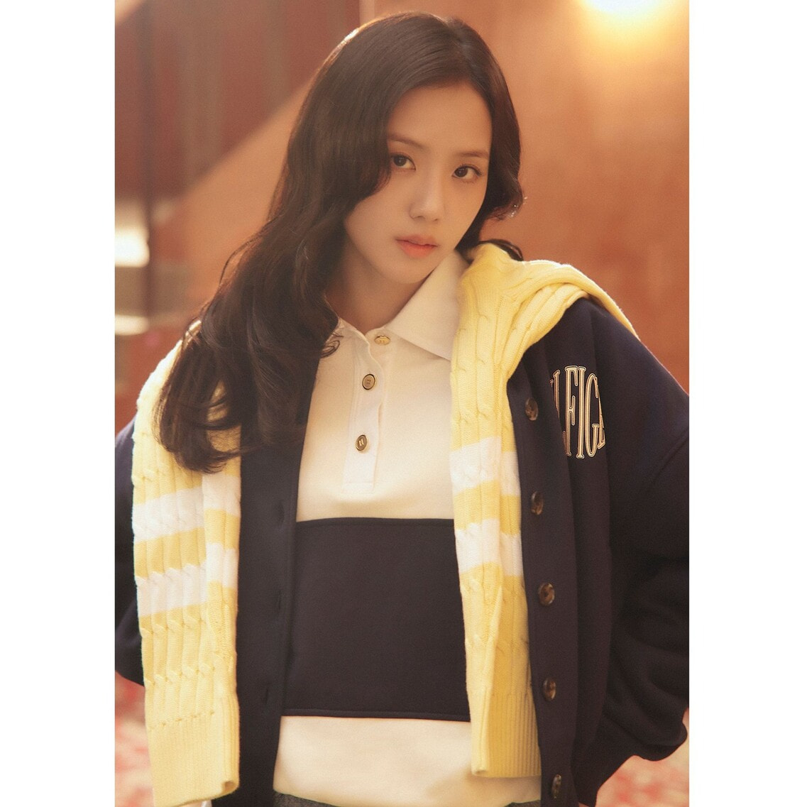 テクスチャードグラフィッククルーネックセーター | トミー