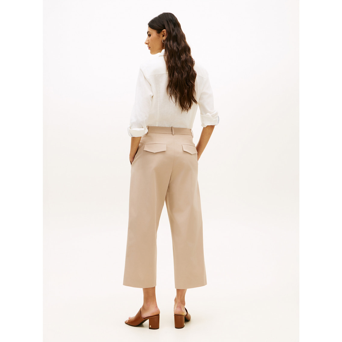 2点でさらに10％ off】バレルクロップドプリーツパンツ | トミー