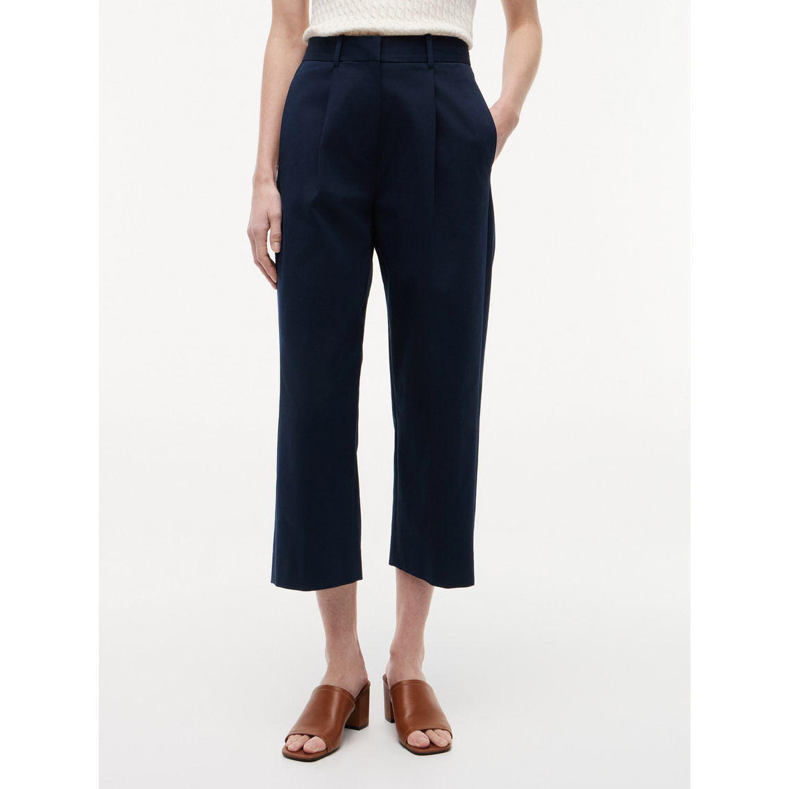 2点でさらに10％ off】バレルクロップドプリーツパンツ | トミー