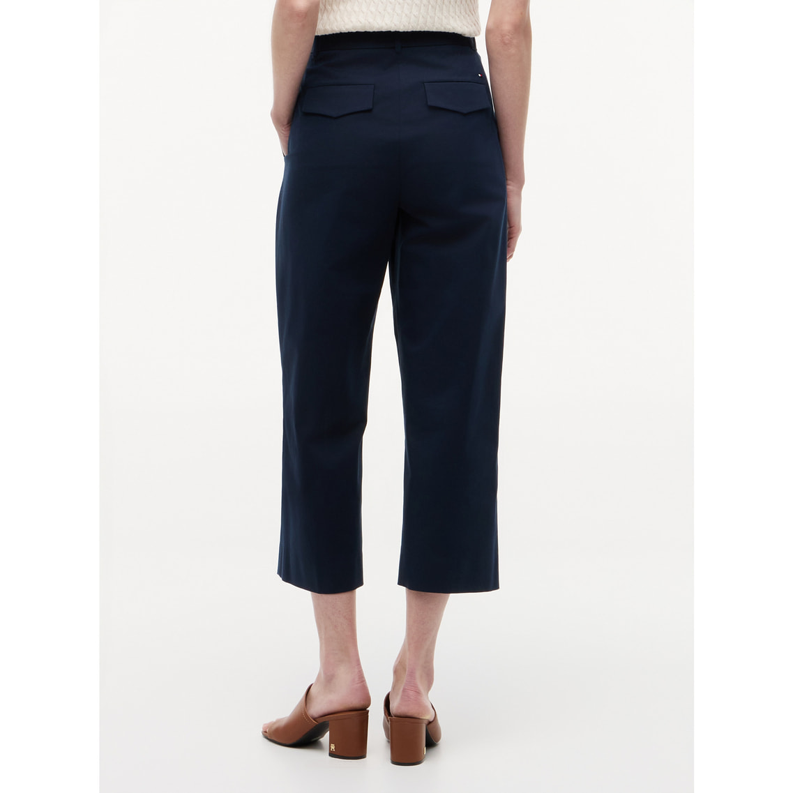 2点でさらに10％ off】バレルクロップドプリーツパンツ | トミー