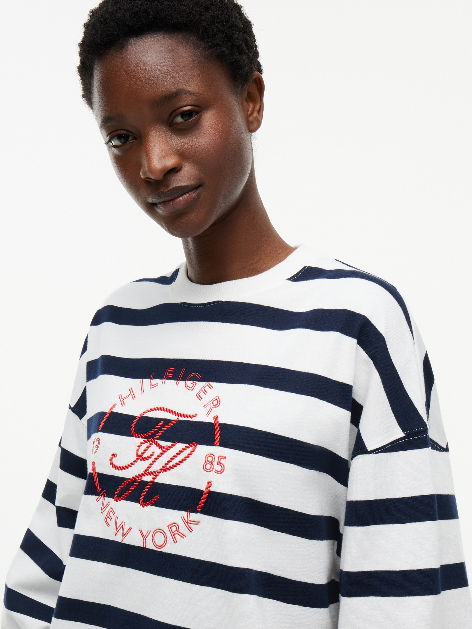 ラウンデルクルーネックリラックスロングスリーブTシャツ | トミー