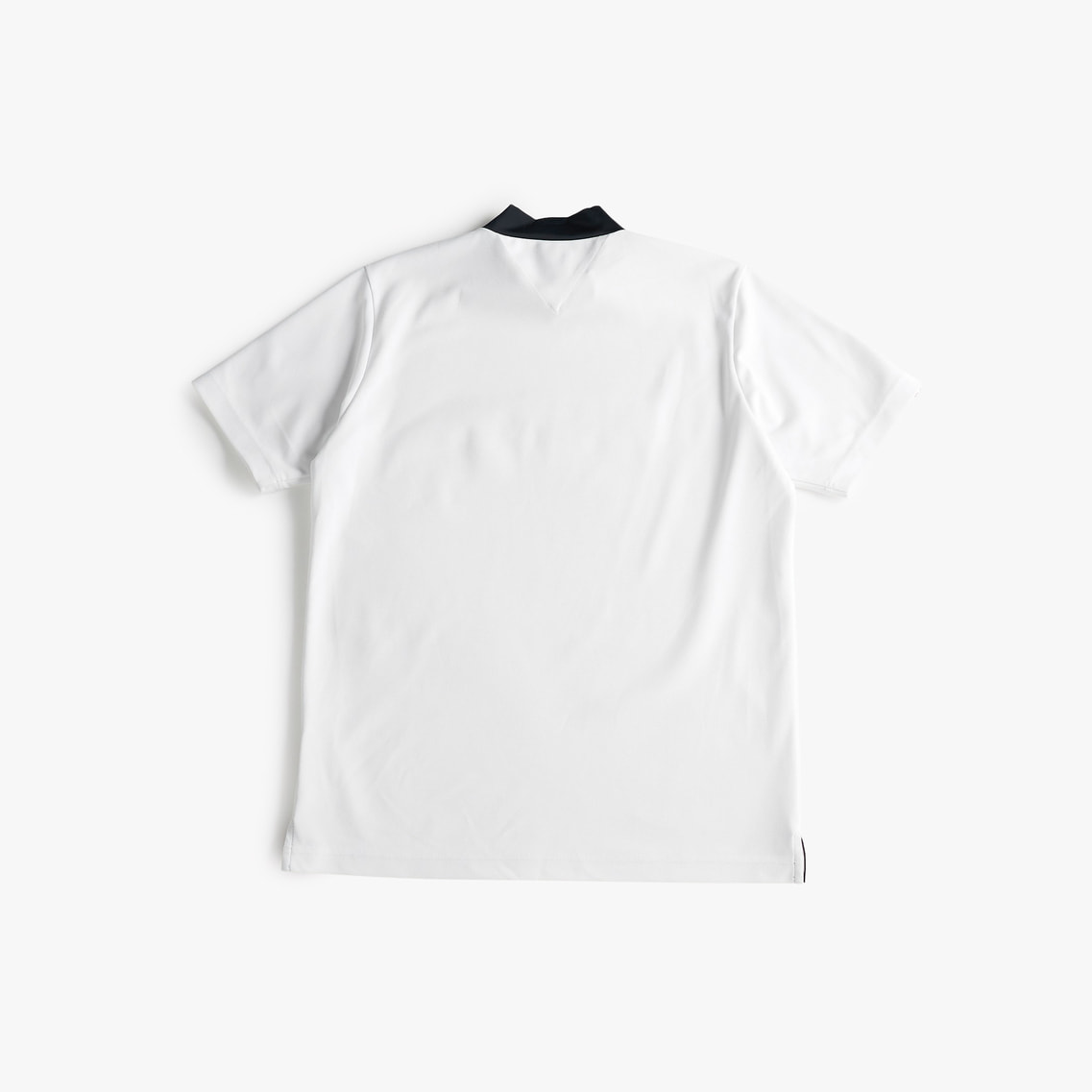 2点でさらに10％ off】エンボスロゴショートスリーブモックネック
