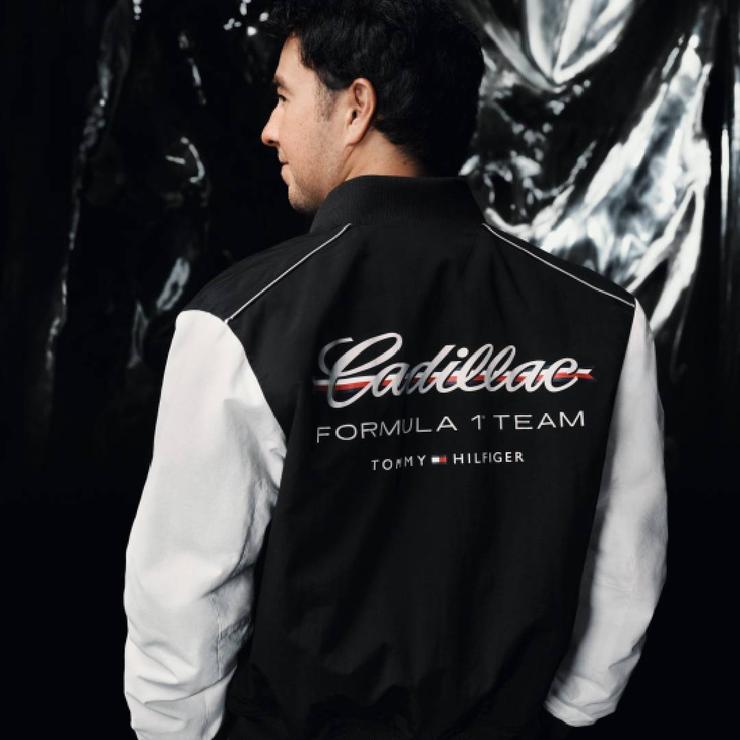 トミー ヒルフィガーとキャデラック・フォーミュラ1®チームが モダン・アメリカン・スポーツウェアの新時代に向けたファンウェアをローンチ