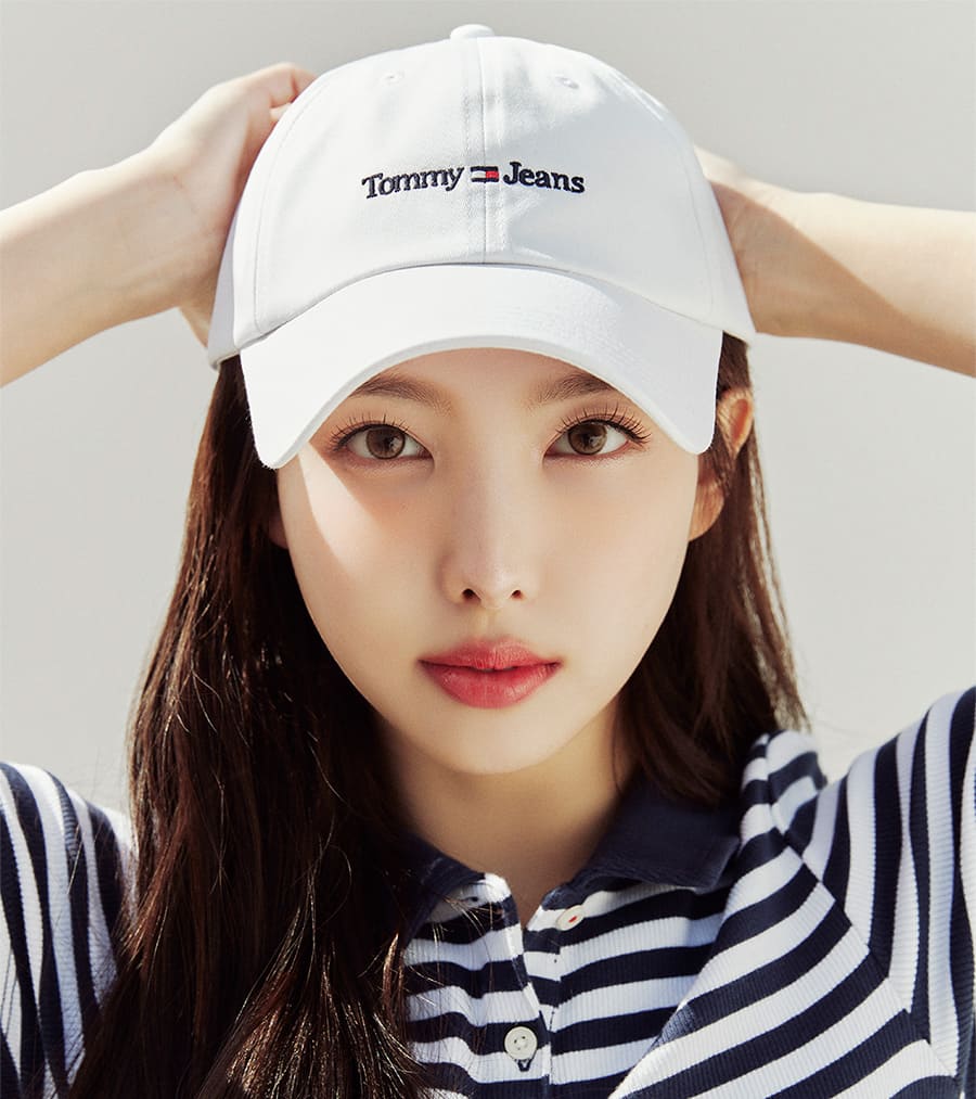 TOMMY JEANS X NAYEON – TWICEのナヨンが選んだトミー ジーンズの